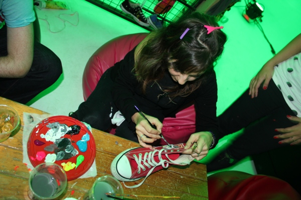 Online Collaborative Party